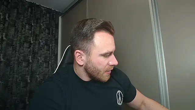 Thori92 online show from February 6, 6:56 pm