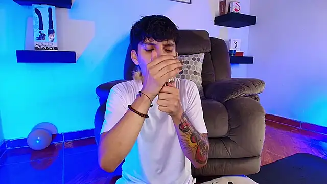 JacoboSwam online show from February 9, 9:49 pm