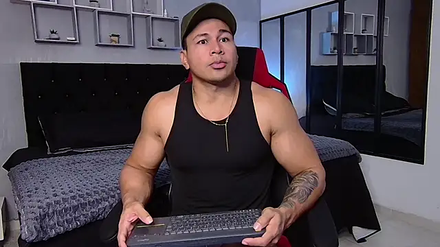 tyler hank01 online show from September 19, 10:09 pm