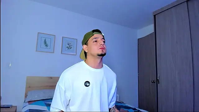 alejandro calderon1 online show from November 29, 8:49 am