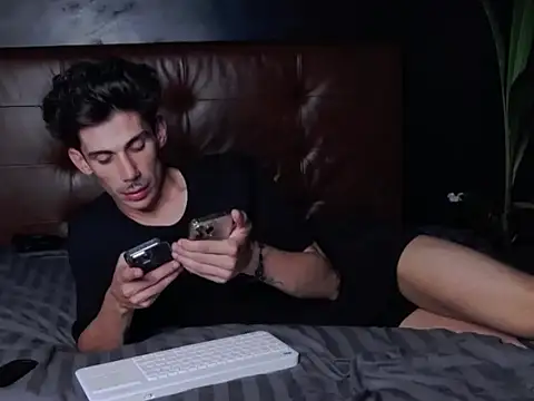 Snapshot of DanielCrush1 chatting on September 20, 10:15 am DanielCrush1 online show from September 20, 10:15 am