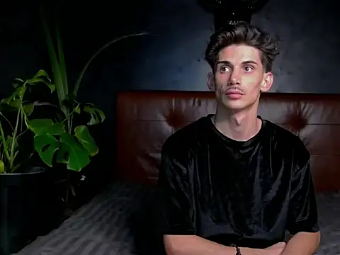 Snapshot of DanielCrush1 chatting on October 3, 6:35 pm DanielCrush1 online show from October 3, 6:35 pm