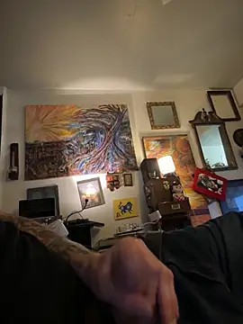 htk1975 online show from April 4, 5:32 pm