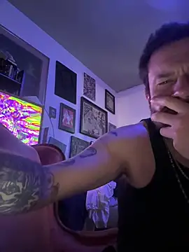 htk1975 online show from April 29, 3:38 pm