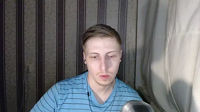 darienlarge online show from February 22, 10:04 pm