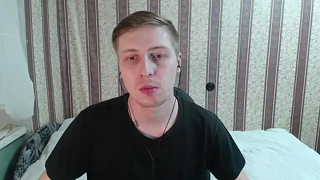 darienlarge online show from March 15, 8:10 pm