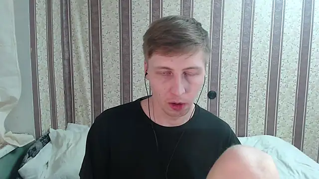 darienlarge online show from March 12, 4:02 pm