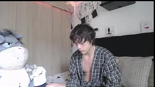 Santiago kiler online show from April 16, 1:22 pm