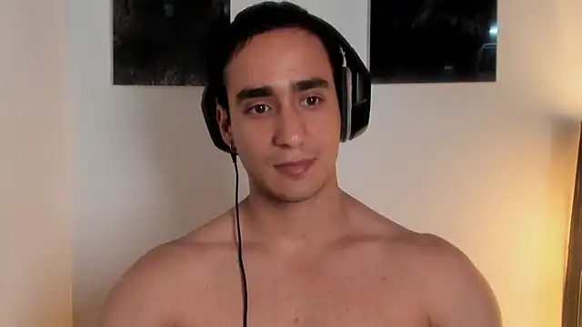 Snapshot of AlexRivera6 chatting on March 12, 1:14 am AlexRivera6 online show from March 12, 1:14 am