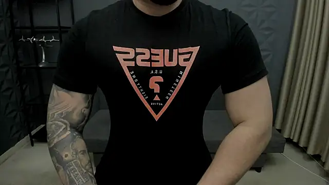 TonyWilcox online show from December 17, 6:42 am