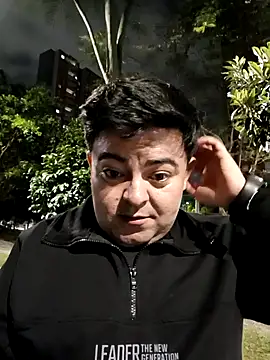 naughty bear online show from March 8, 3:10 am