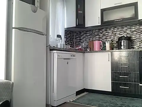 ALPHANDRE online show from February 19, 6:00 am