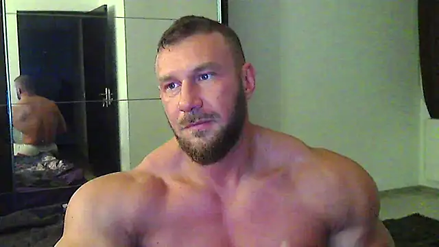 muscularkevin online show from May 20, 3:35 am
