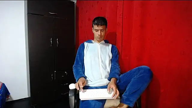 Snapshot of Deiby_casas chatting on October 13, 8:31 am Deiby casas online show from October 13, 8:31 am