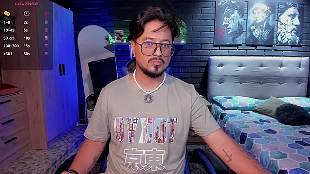 DaviidEvans  online show from March 28, 9:26 pm