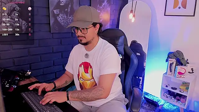 DaviidEvans  online show from March 6, 7:05 am