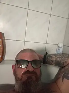 Snapshot of Friendsandmore chatting on October 9, 8:08 am Friendsandmore online show from October 9, 8:08 am