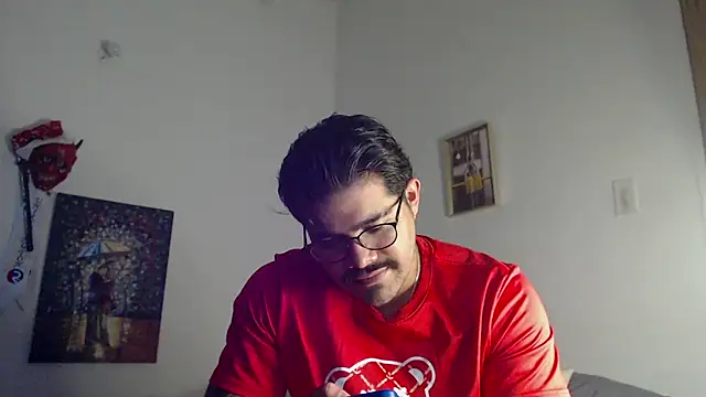 Snapshot of _Coddygold_ chatting on December 20, 10:43 pm  Coddygold  online show from December 20, 10:43 pm