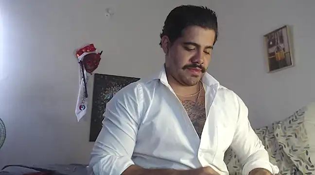 Snapshot of _Coddygold_ chatting on December 22, 12:38 pm  Coddygold  online show from December 22, 12:38 pm