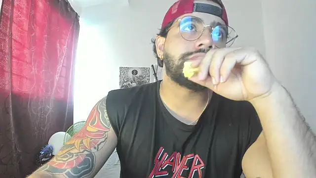 Snapshot of _Coddygold_ chatting on February 3, 1:51 pm  Coddygold  online show from February 3, 1:51 pm
