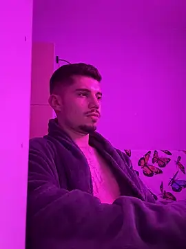 Snapshot of xxxboy9909 chatting on February 15, 11:27 pm xxxboy9909 online show from February 15, 11:27 pm