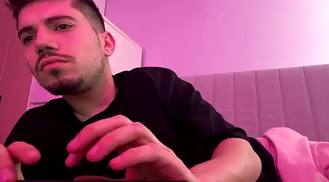 Snapshot of xxxboy9909 chatting on February 18, 9:21 am xxxboy9909 online show from February 18, 9:21 am