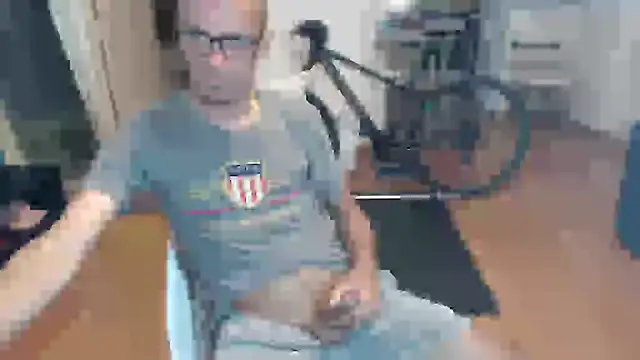 guachin hunk online show from October 29, 3:15 pm