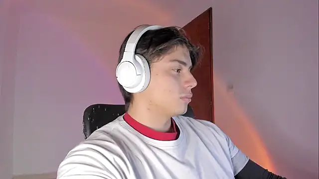 Giordano Russo online show from April 2, 1:25 am