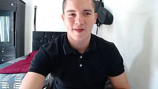 suckmydickbitch97 online show from October 6, 1:27 pm