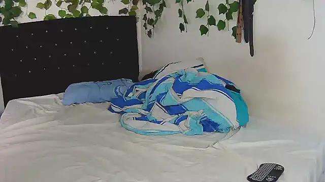 caribbeanlover1 online show from September 25, 1:43 pm