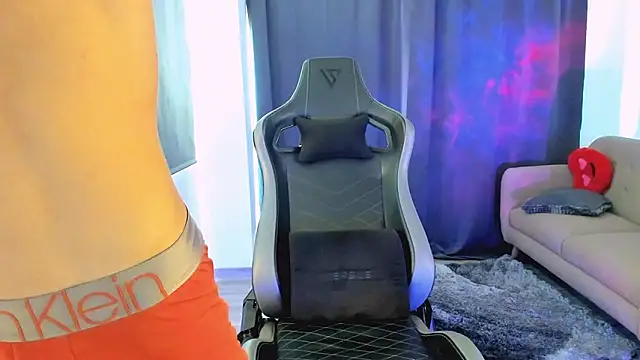 Liam V online show from March 16, 2:00 pm