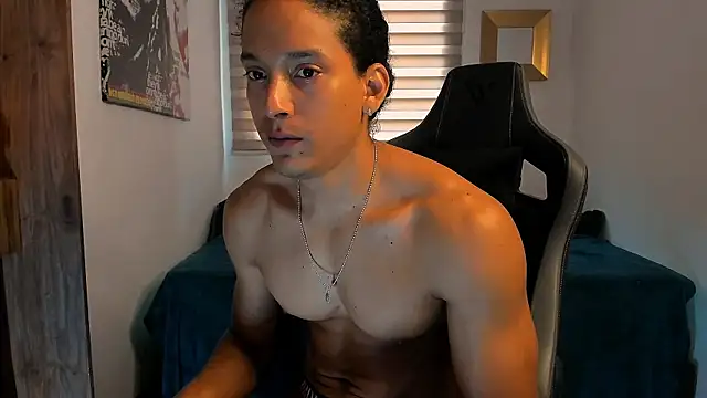 Liam V online show from December 19, 2:57 pm