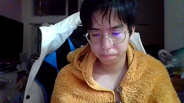 Snapshot of charlie_xdd chatting on January 1, 11:27 am charlie xdd online show from January 1, 11:27 am