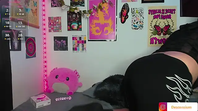 johnnyalx online show from December 13, 7:53 pm