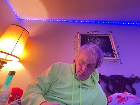 jck1m0t online show from December 9, 4:34 am