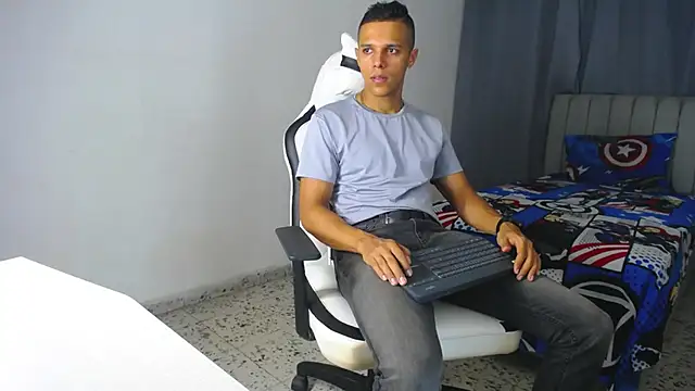 DavidAngell7 online show from February 1, 1:23 am