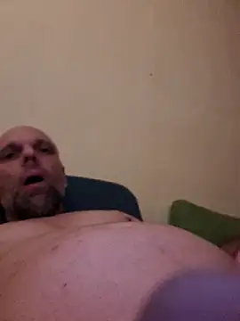 Ladyshaker82 online show from April 23, 12:26 am