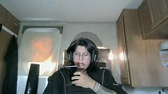 Snapshot of jceodo100 chatting on October 30, 4:52 pm jceodo100 online show from October 30, 4:52 pm