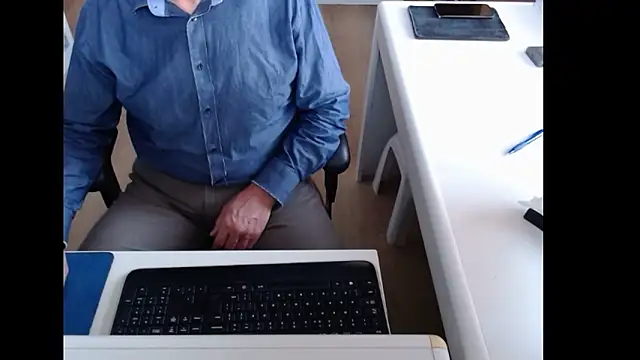 dutchpornking online show from March 2, 6:47 am