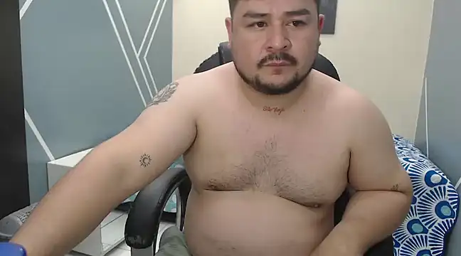 Snapshot of oso_dirty_ chatting on March 20, 5:36 pm oso dirty online show from March 20, 5:36 pm