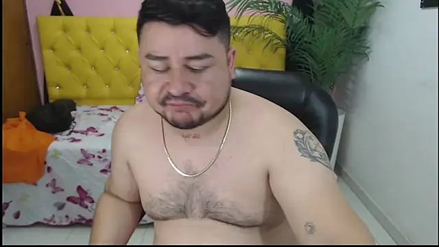 Snapshot of oso_dirty_ chatting on December 21, 5:40 pm oso dirty online show from December 21, 5:40 pm