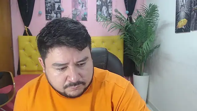 Snapshot of oso_dirty_ chatting on February 8, 5:18 pm oso dirty online show from February 8, 5:18 pm