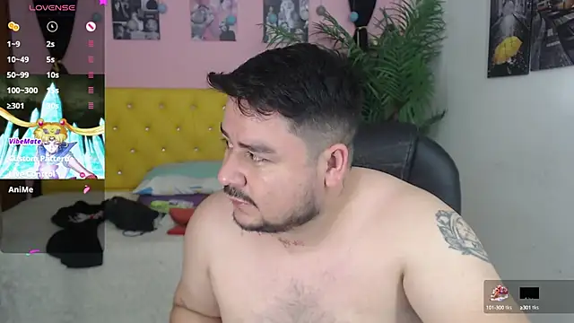 Snapshot of oso_dirty_ chatting on February 13, 5:33 pm oso dirty online show from February 13, 5:33 pm