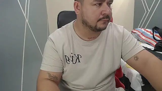 Snapshot of oso_dirty_ chatting on January 22, 5:28 pm oso dirty online show from January 22, 5:28 pm