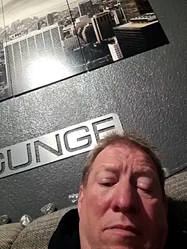 tomtom111111 online show from November 9, 4:55 pm