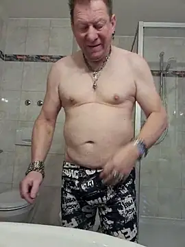 tomtom111111 online show from April 5, 7:16 am