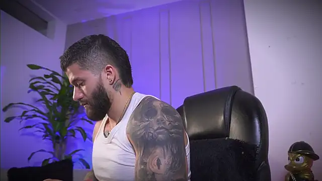 Frank Farrell online show from April 21, 1:42 am