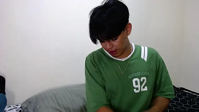 Apolo  lommelli online show from January 10, 1:11 am