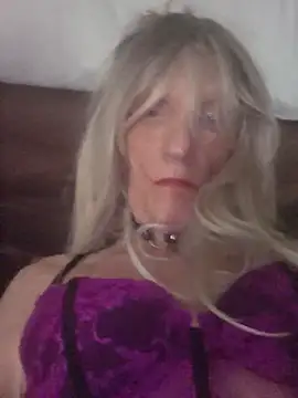 Vonniecd online show from August 1, 10:42 pm