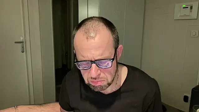 FABIOGLASSES online show from January 8, 8:47 pm